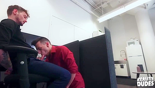 Office Heat ~ Young Collin Lust & Eric Vane Fuck at Work - Reality Dudes