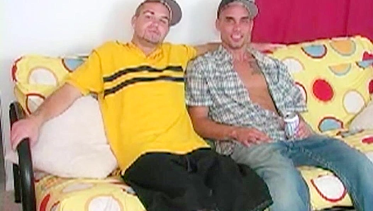 Circle Jerk initiation ~ Amateur Dudes Show Off Their Skills