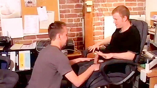 Hot Amateurs Get Wild for a Quick Gay Romp