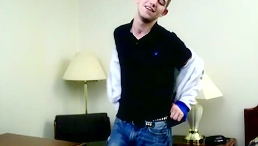 Justin's Adorable Amateur Reveal - Hot Body, Hard Cock