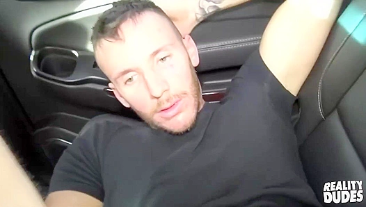 Str8 Chaser Pounds Big Booty Amateur in Parked Car