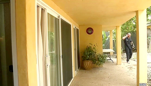 Horny Tory Mason Takes Charge of Straight Spencer Reed's Anal Submission