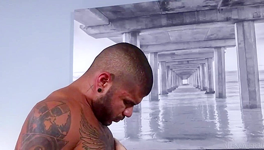 Hot Older Dudes: Helloojose & Riley Mitchell Hardcore Bed Action