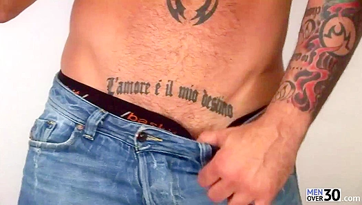 CJ Madison, Beefy Stud Over 30, Toys His Own Tight Asshole
