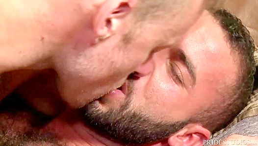 Fernando Del Rio Tempts Kilted Hottie Hoytt Walker - Massive Dicks