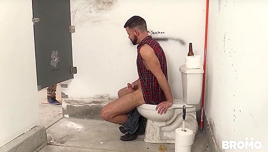 Jaxton Wheeler &Brandon Evans Heat Up the Restroom in a Wild Orgy - Bromo US