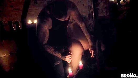 Tattooed Hunk Ryan Cage Power-Fucks Bear Jerry - Bromo USA