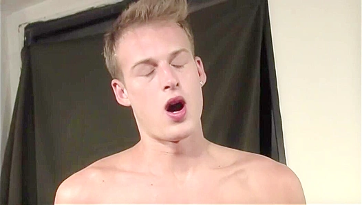 Sánchez Viva Ignites a Blazing Gay Fuck Session - Staxus