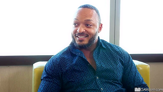 Dillon Diaz Lets Adrian Duval Suck That Juicy Cock in the Shower