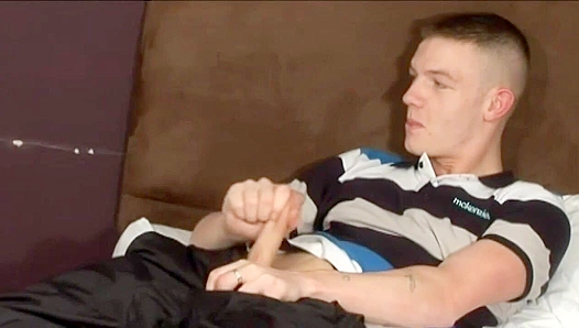 Kai Cruz's Slow-Burn Seduction ~ A Sensual Fuck Scene - Staxus