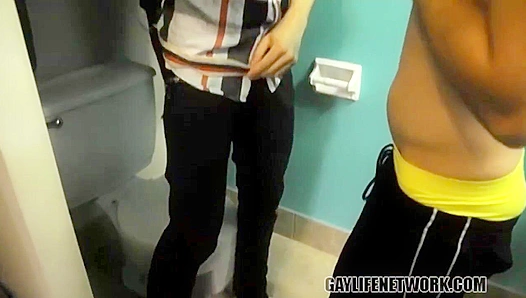 Dylan Vezi and Ashton Hardwell Get Sideways Screwed by Lollipop Twinks